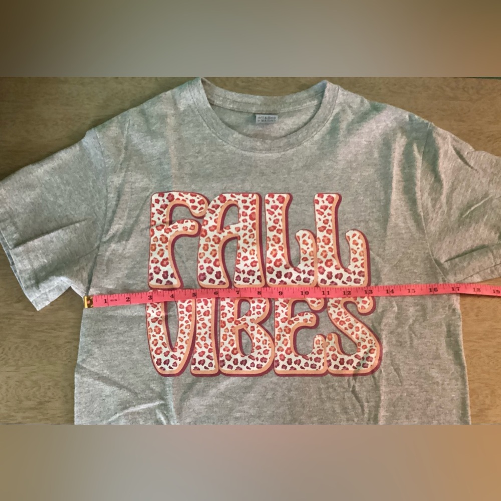 Fall Vibes T-Shirt Size Small - Picture 4 of 8